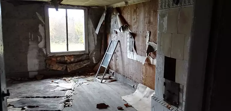 Why Selling a Distressed House Through Traditional Methods Fails in Minnesota